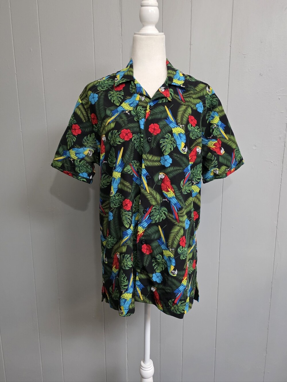 Good Vibes By Drill Clothing Tropical Parrot Floral Print Shirt Size M
